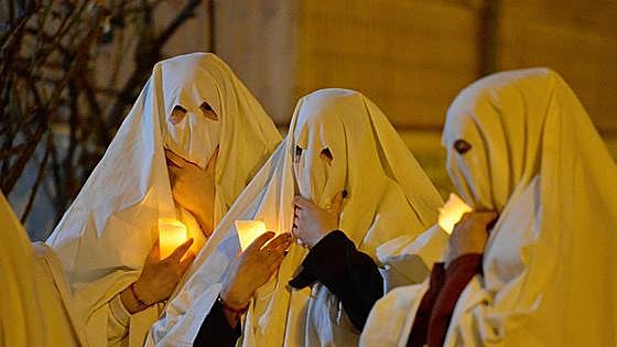 La Suelta de las Almas en Pena de Llano de Brujas, en imágenes