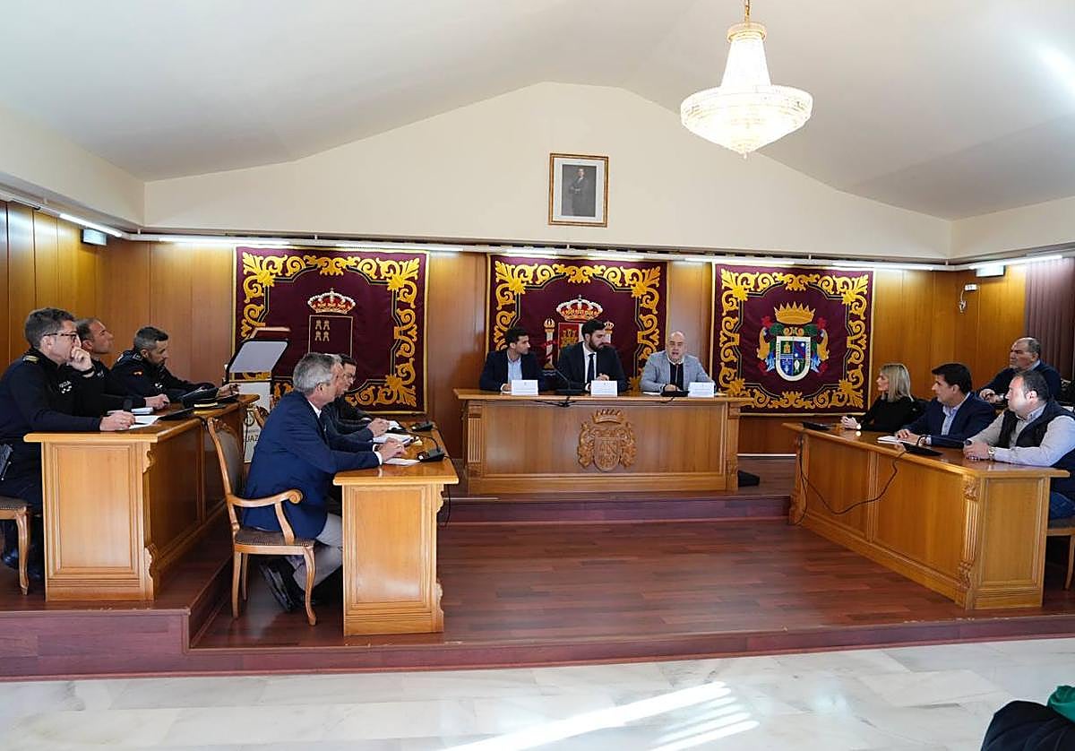 Un momento de la firma del convenio celebrada este lunes.