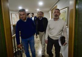 José Miguel Marín (COAG), Alfonso Gálvez (Asaja) y Marcos Alarcón (UPA), a su llegada a la reunión.