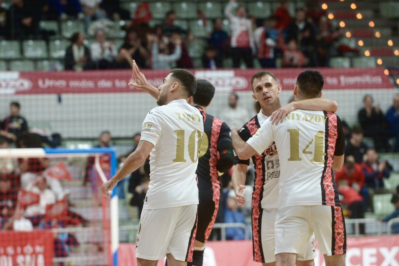 Las imágenes del derbi ElPozo-Jimbee (2-3)