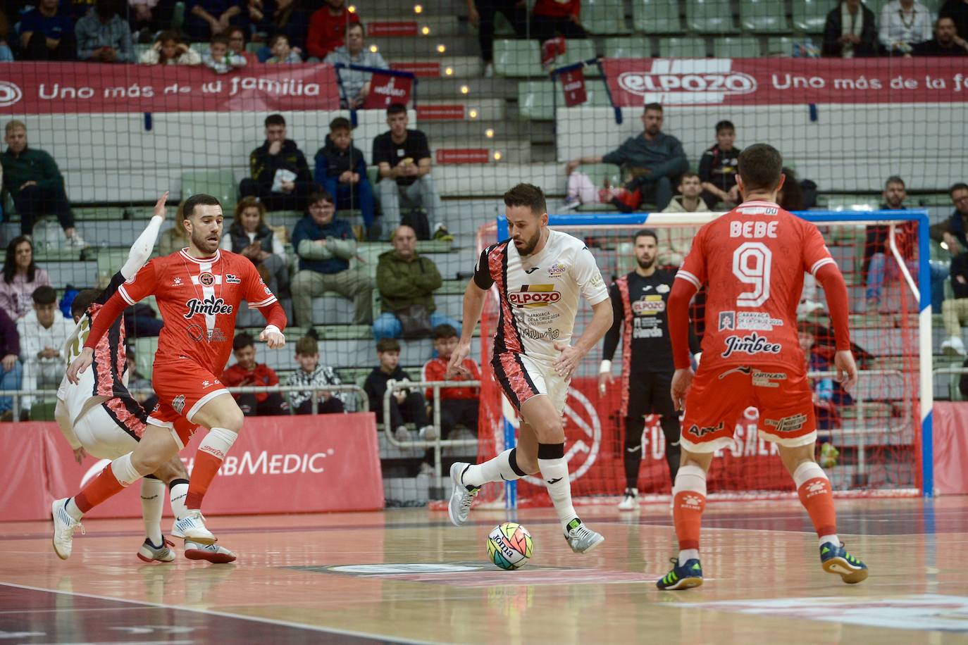 Las imágenes del derbi ElPozo-Jimbee (2-3)