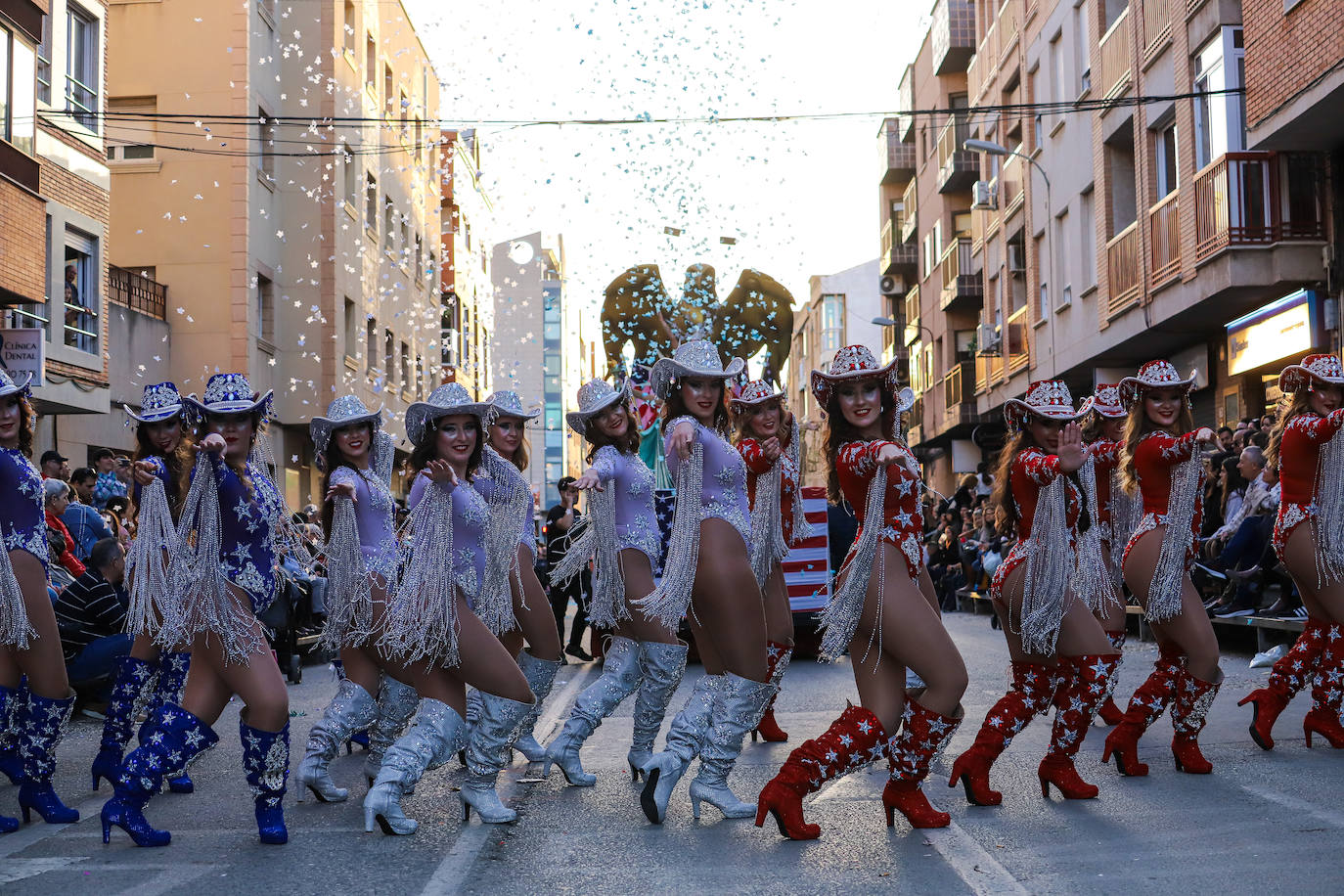 El último gran desfile de grupos del Carnaval de Cabezo de Torres, en imágenes