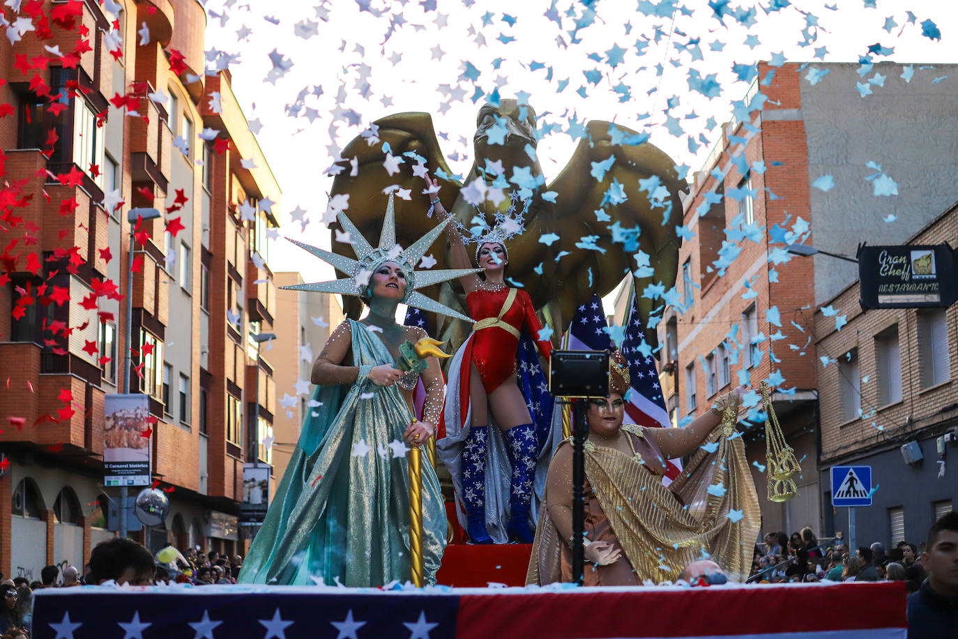 El último gran desfile de grupos del Carnaval de Cabezo de Torres, en imágenes