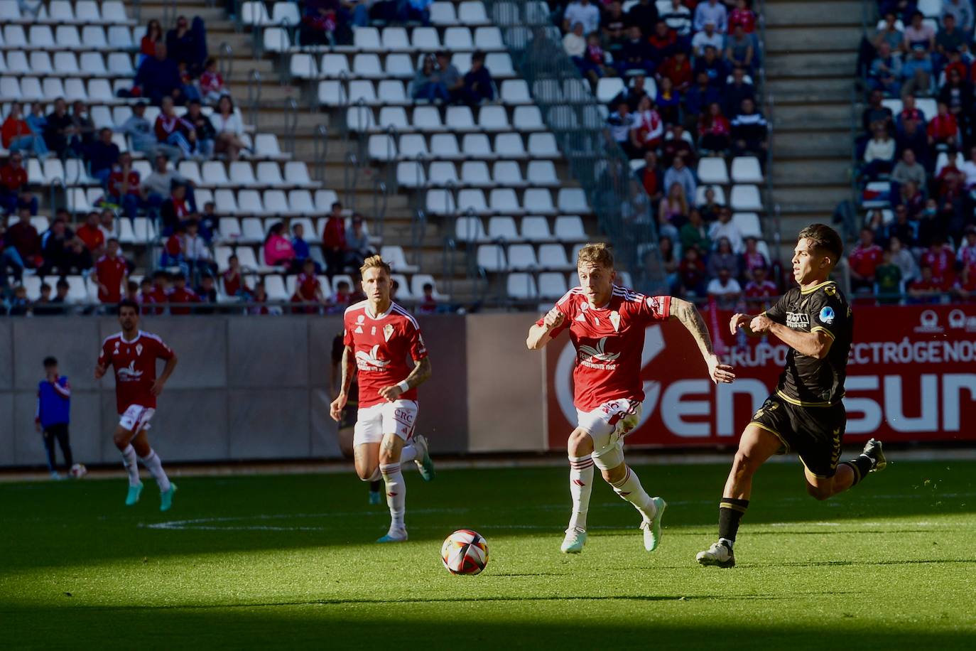 La derrota del Real Murcia frente al Intercity, en imágenes