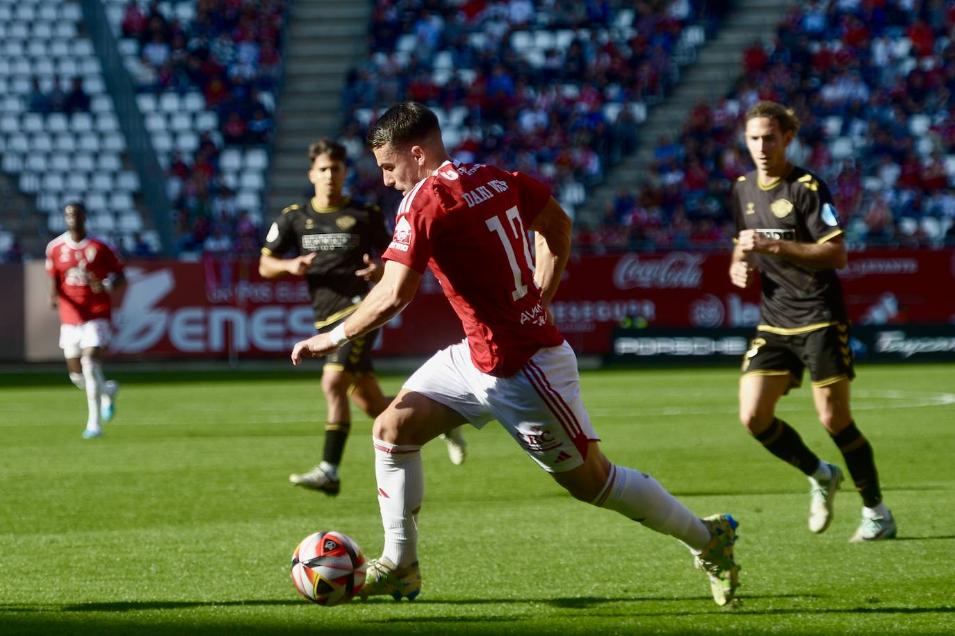 La derrota del Real Murcia frente al Intercity, en imágenes