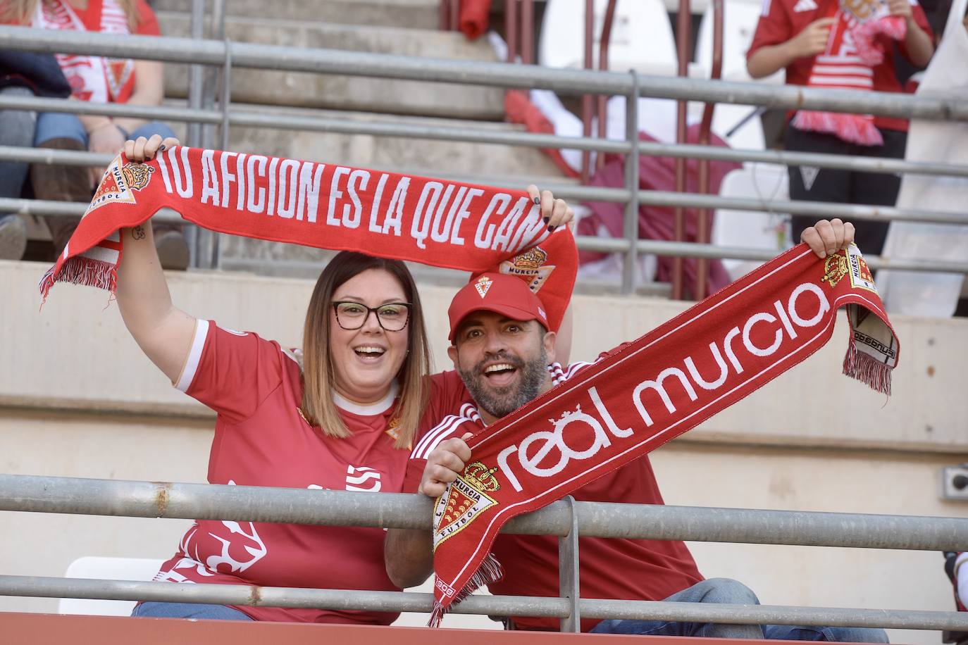 La derrota del Real Murcia frente al Intercity, en imágenes