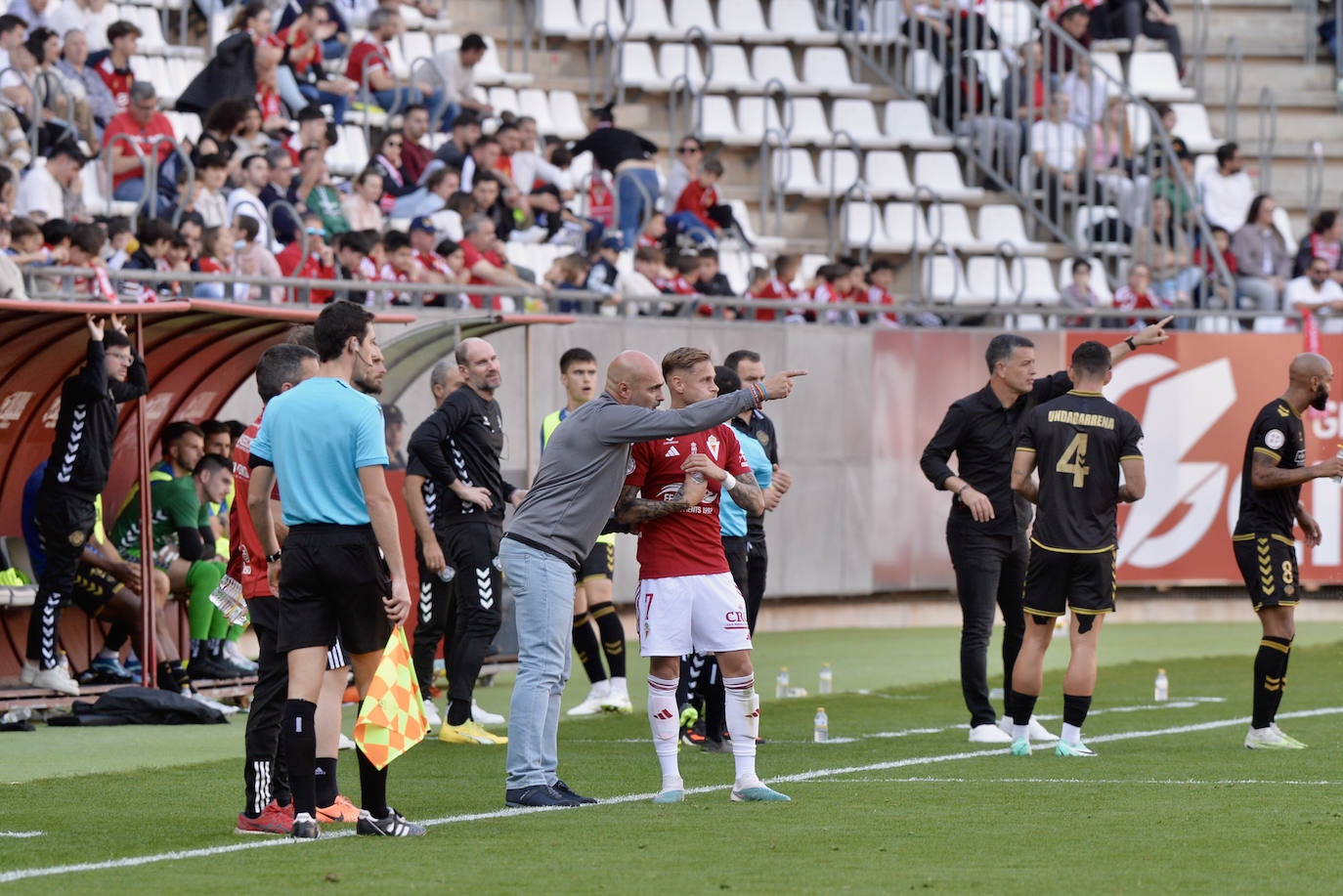 La derrota del Real Murcia frente al Intercity, en imágenes