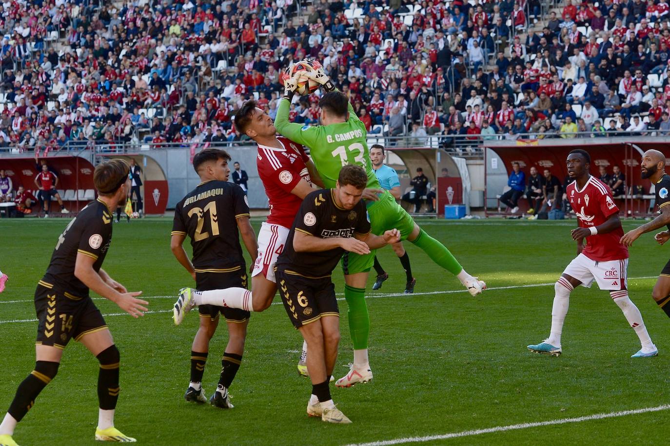 La derrota del Real Murcia frente al Intercity, en imágenes