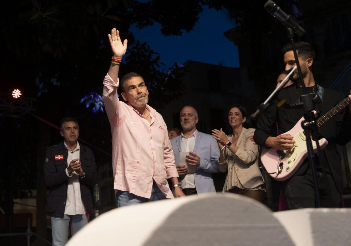 José López, contra sus herederos en la ejecutiva de MC