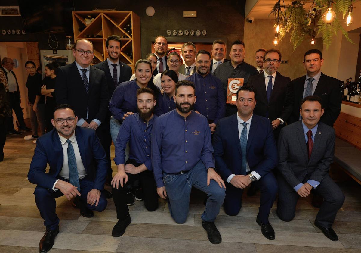 El Club Murcia Gourmet distingue a Los Cazadores de Corvera, mejor  restaurante de 2023 | La Verdad