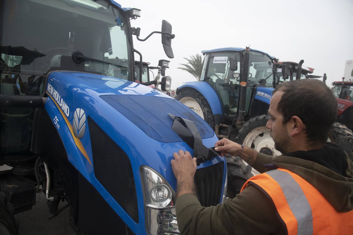 Las protestas de los agricultores llegan a Murcia el 21-F, en imágenes