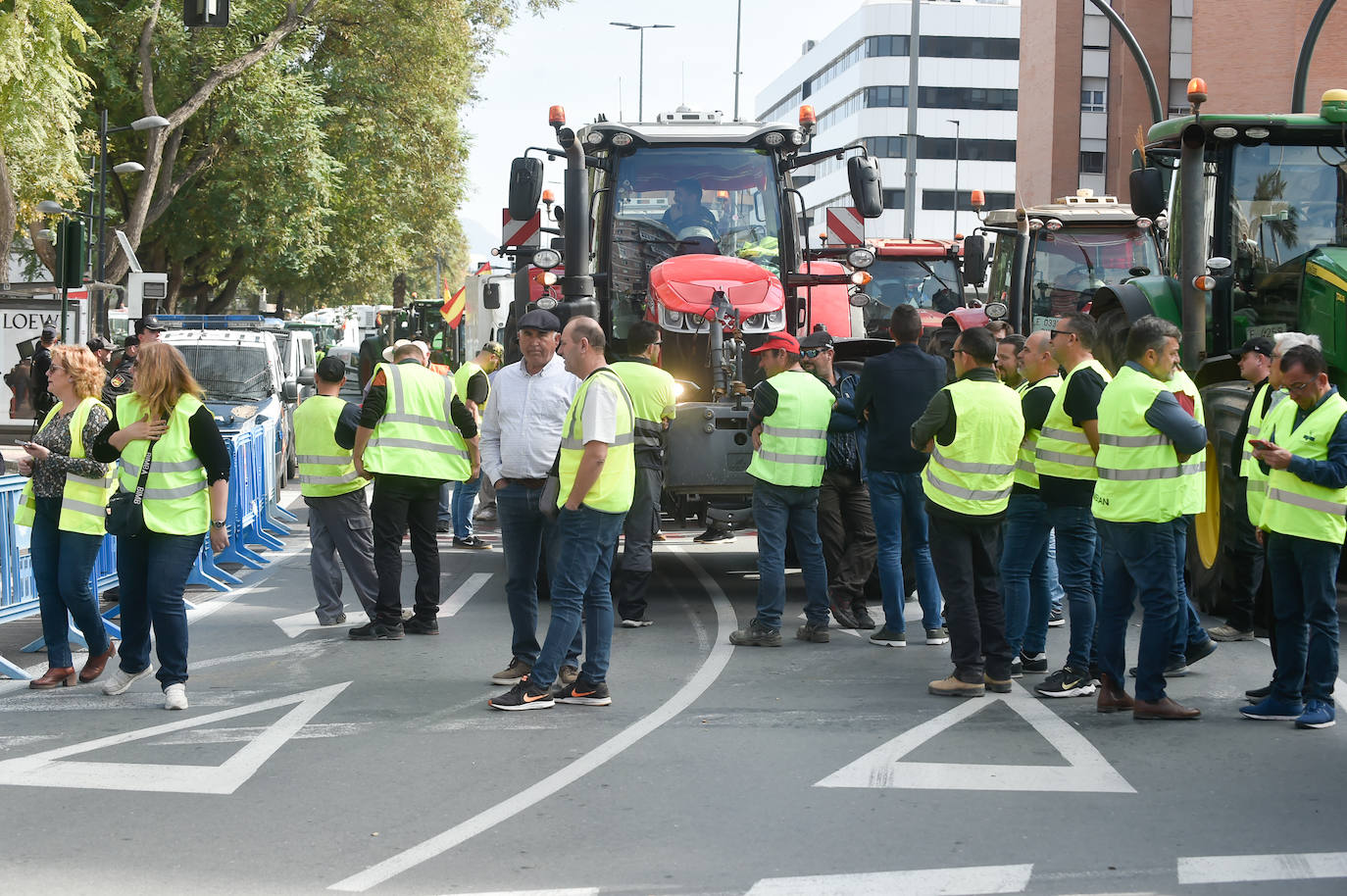 Las protestas de los agricultores llegan a Murcia el 21-F, en imágenes