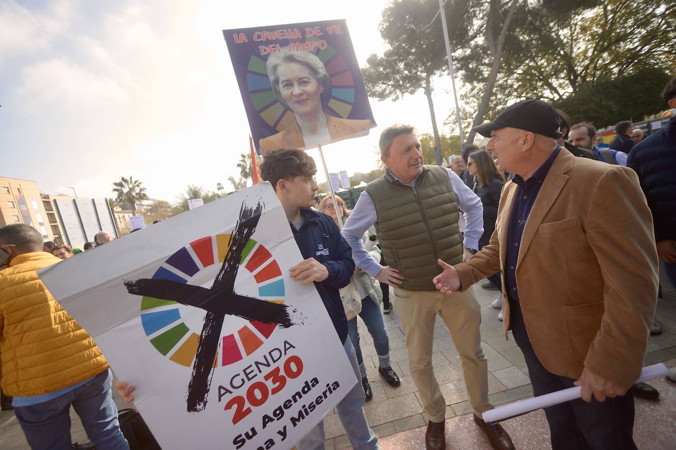 Las protestas de los agricultores llegan a Murcia el 21-F, en imágenes