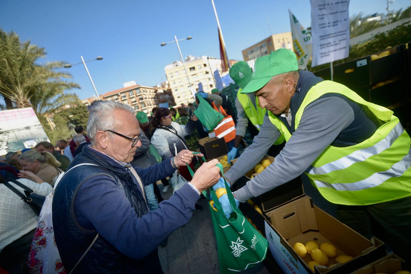 Las protestas de los agricultores llegan a Murcia el 21-F, en imágenes