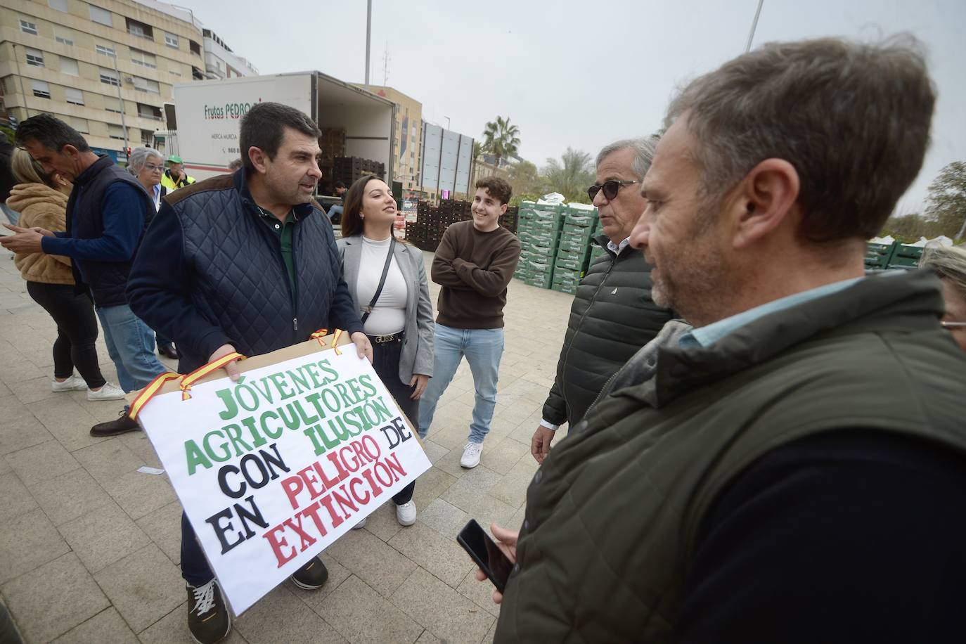 Las protestas de los agricultores llegan a Murcia el 21-F, en imágenes