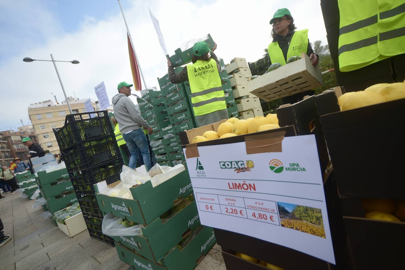 Las protestas de los agricultores llegan a Murcia el 21-F, en imágenes