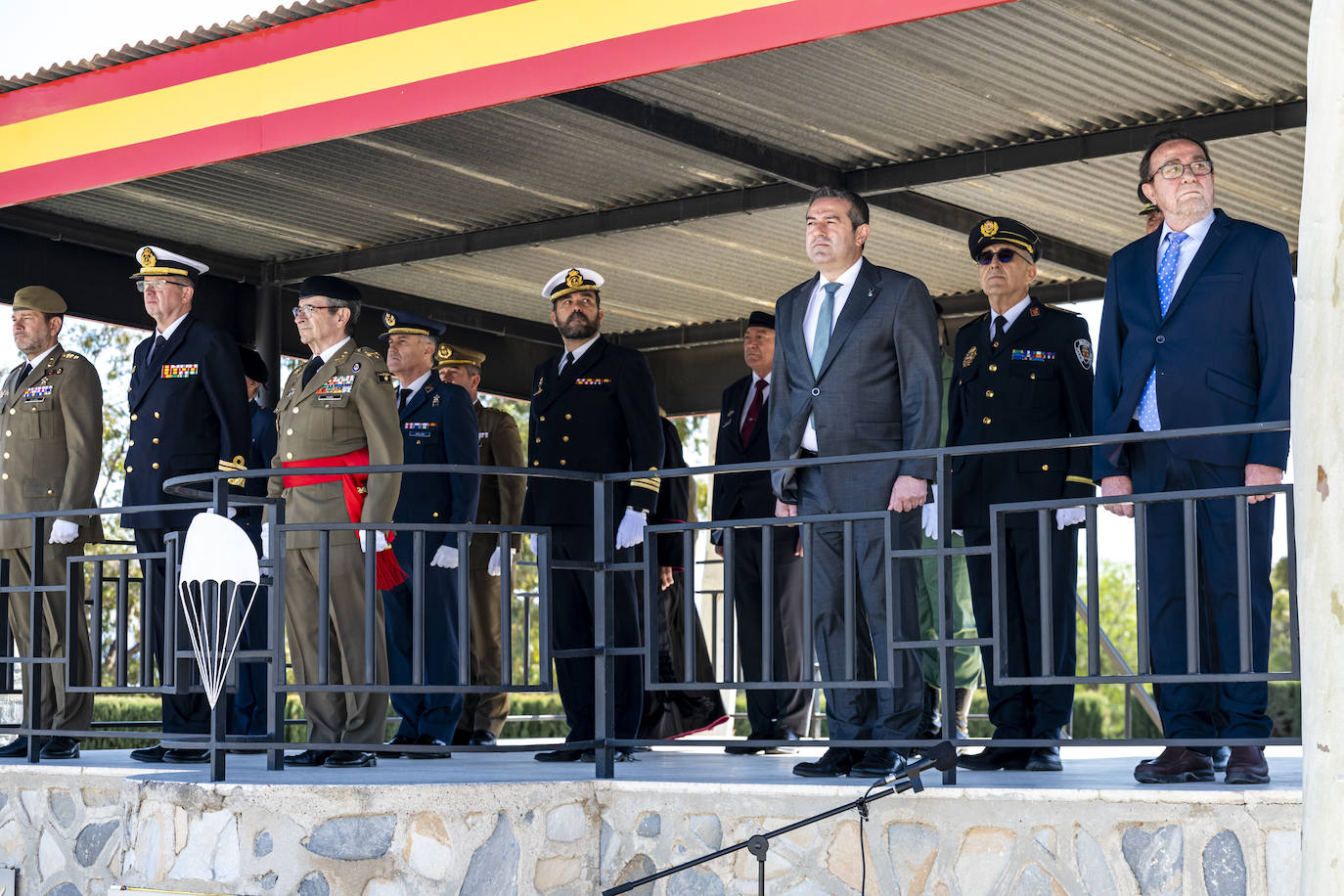 El acto para conmemorar los 70 años de la creación de las fuerzas paracaidistas, en imágenes