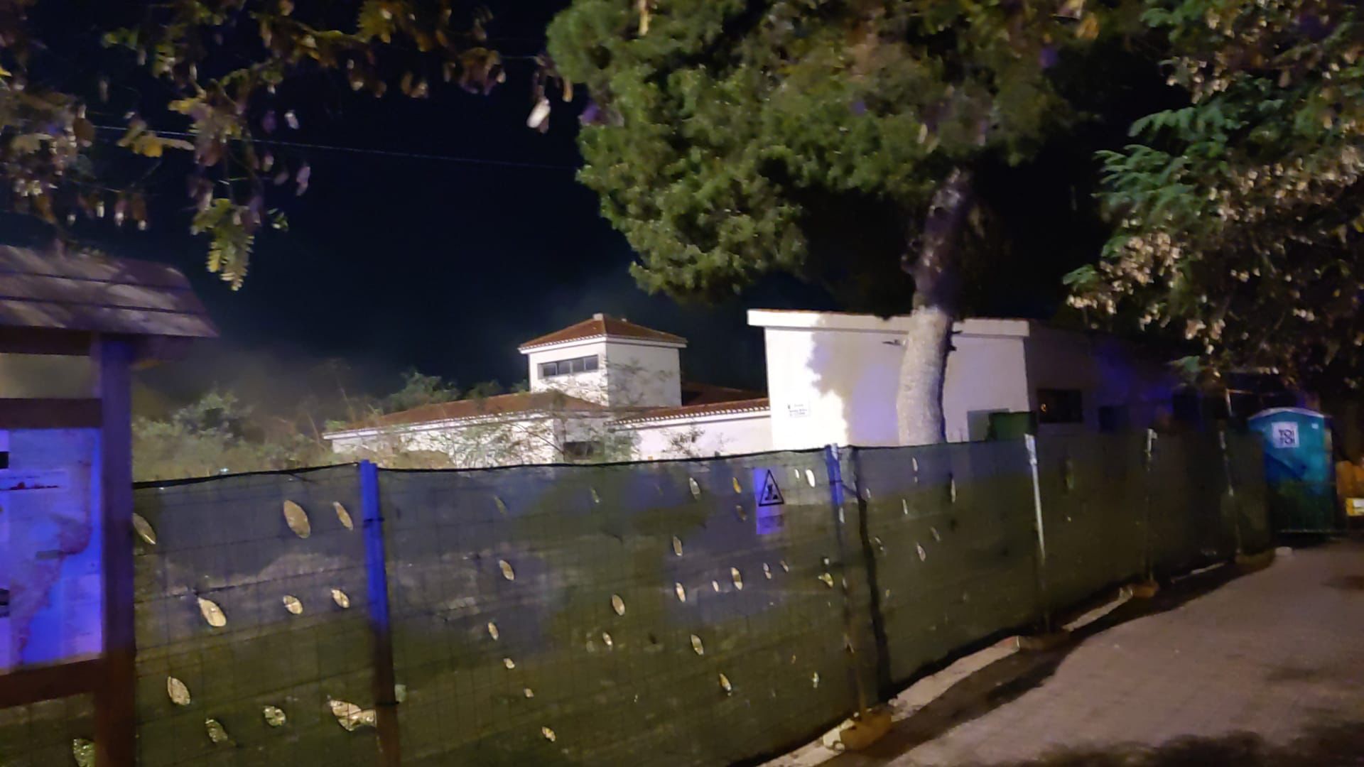 El entorno próximo al grupo de máquinas de las Eras de la Sal se llenó de humo.