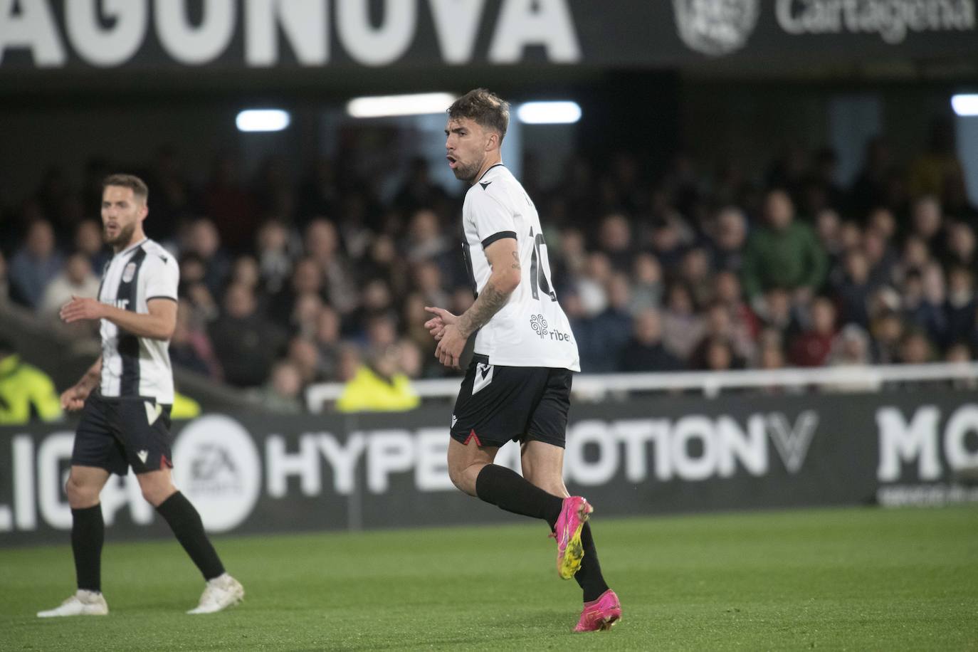 La derrota del Cartagena frente al Elche, en imágenes