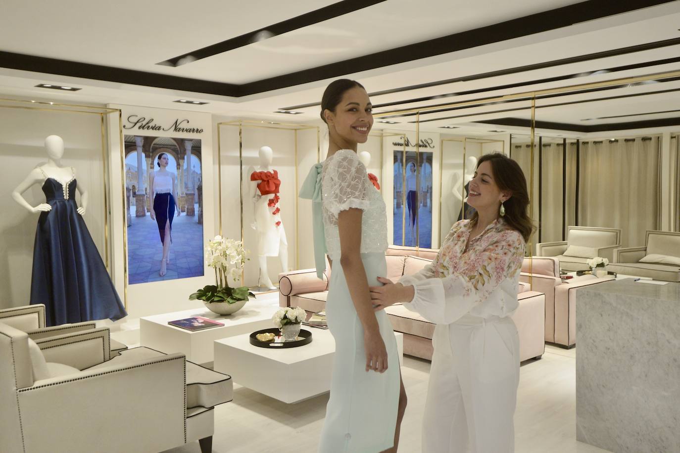 Los preparativos para el desfile de moda de Silvia Navarro, en imágenes