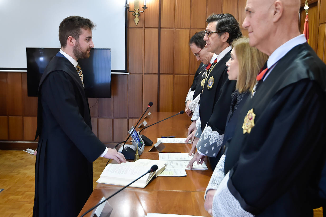 Acto de juramento de cinco nuevos jueces de la Escuela Judicial con destino a la Región de Murcia