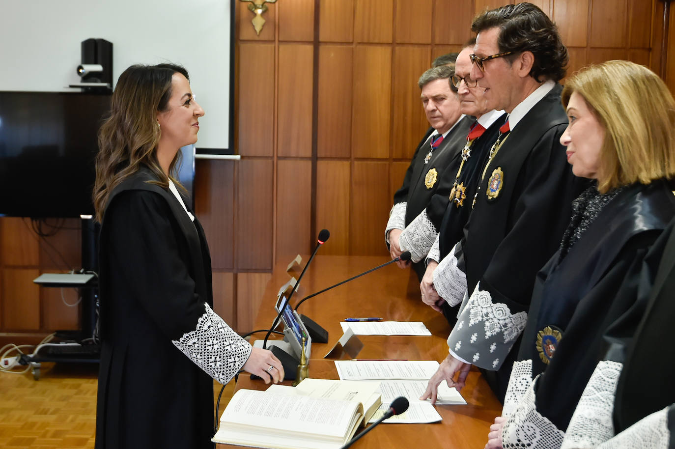 Acto de juramento de cinco nuevos jueces de la Escuela Judicial con destino a la Región de Murcia