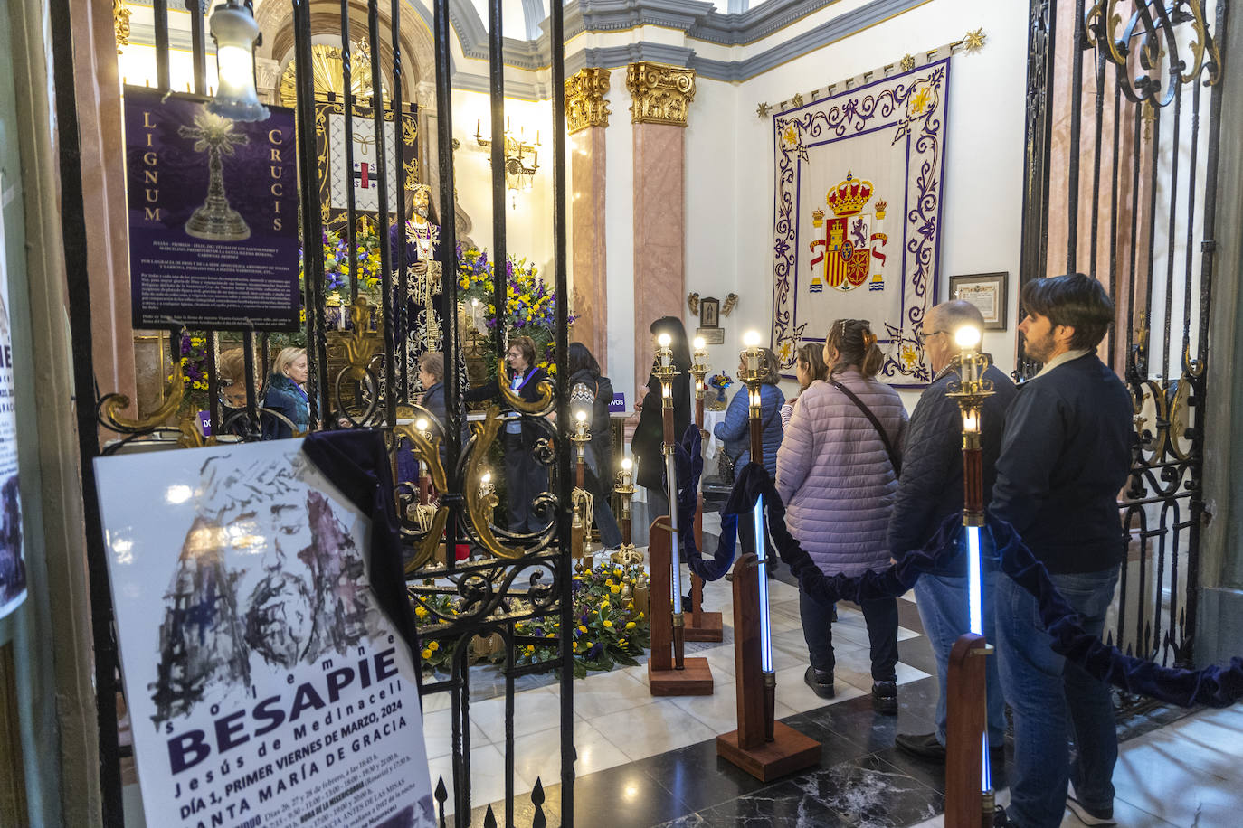 Plegarias ante al Medinaceli en Cartagena