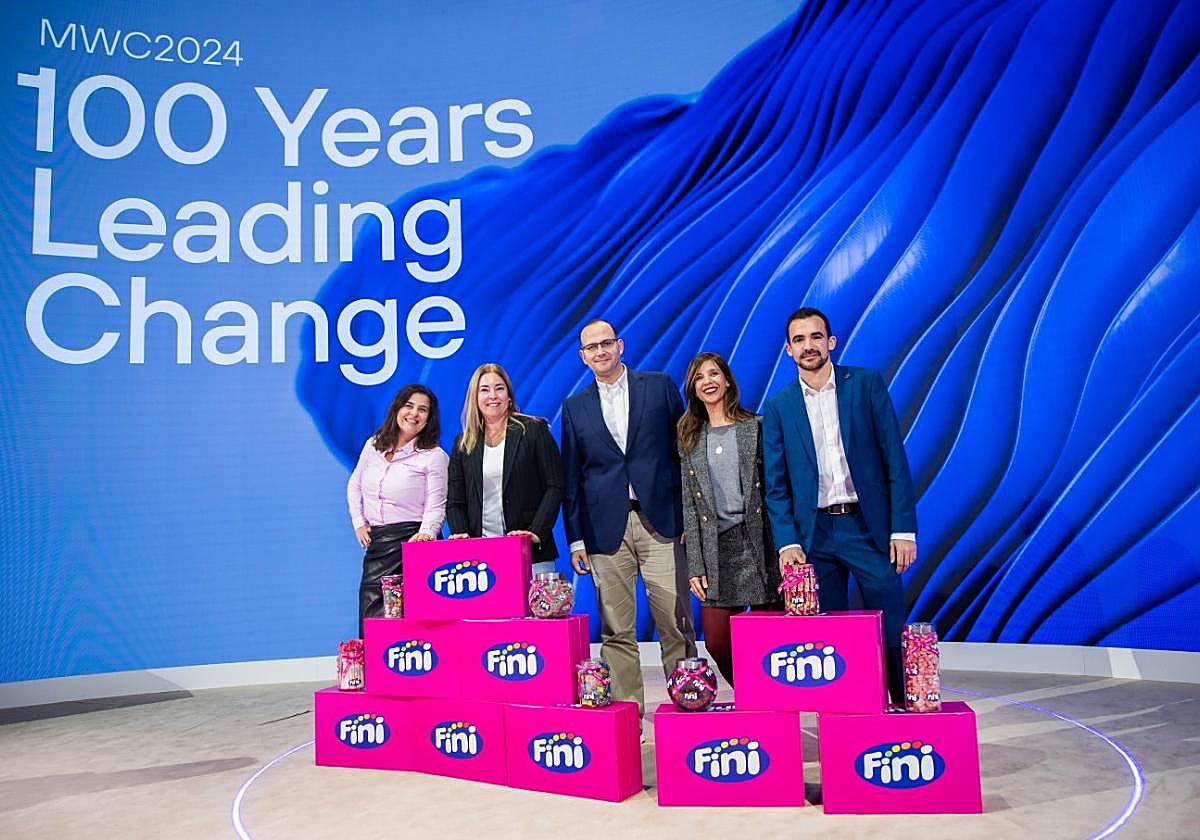 Elisângela Lima, de Fini; Begoña Goicoechea, de Telefónica, José María Escribano, Rocío Rodríguez de Vera y Dario Cesena, en la presentación.