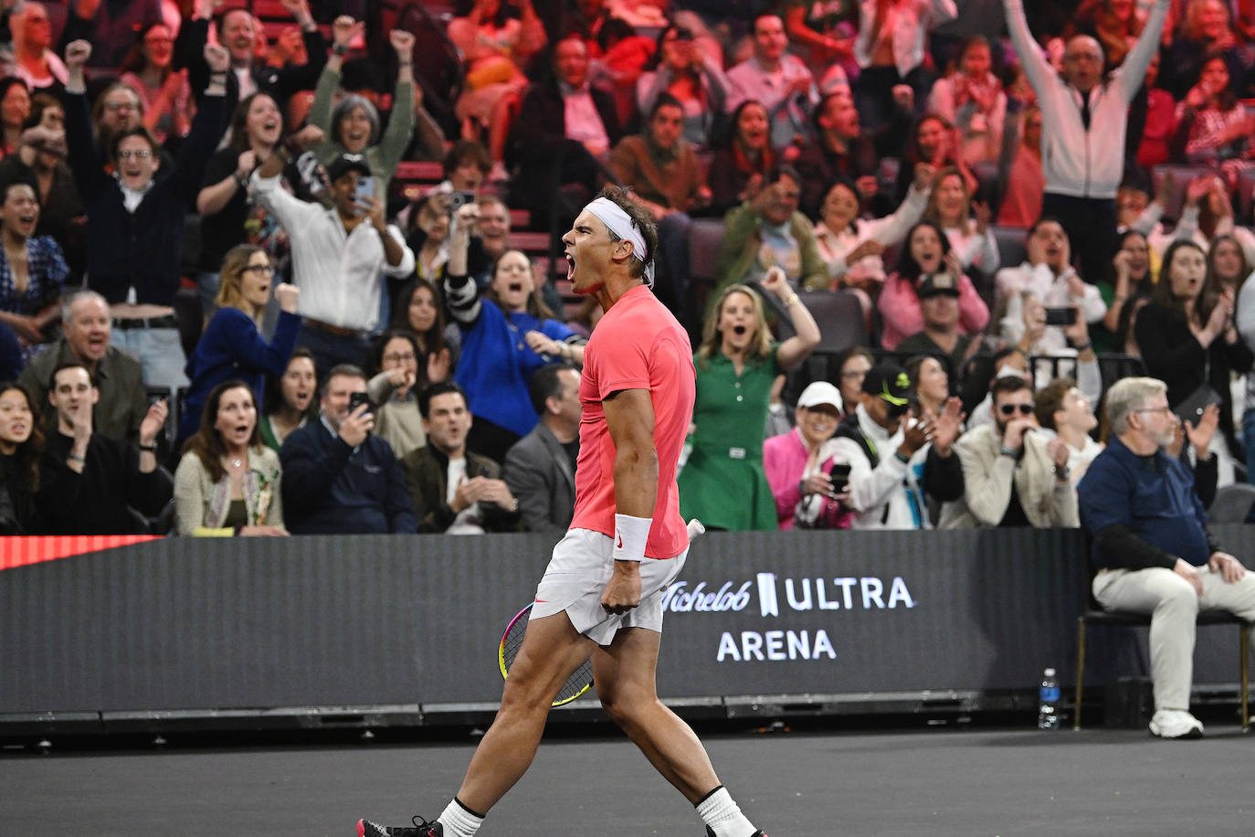 El partido entre Carlos Alcaraz y Rafa Nadal, en imágenes