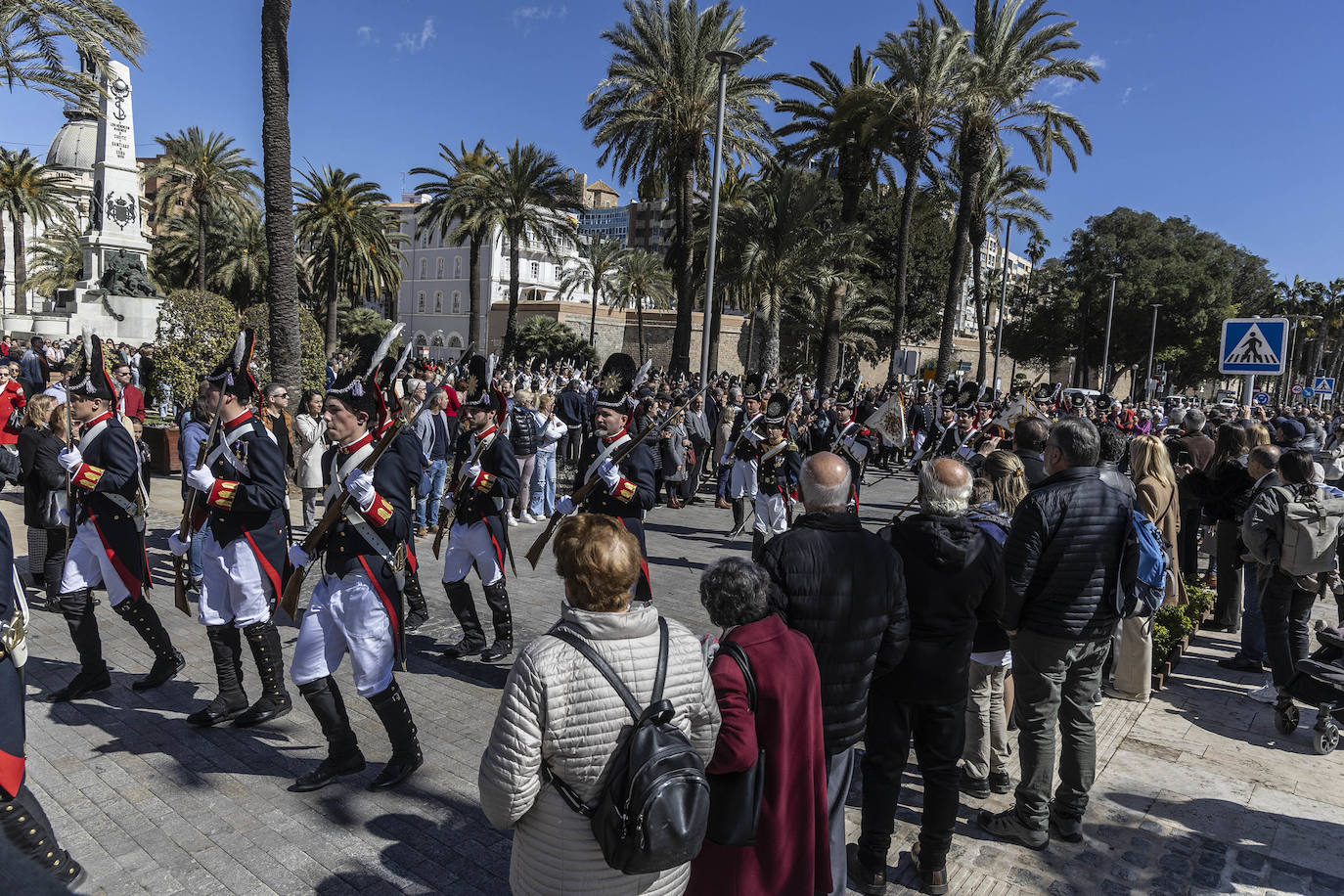 Los granaderos marrajos recuerdan a los héroes en Cartagena
