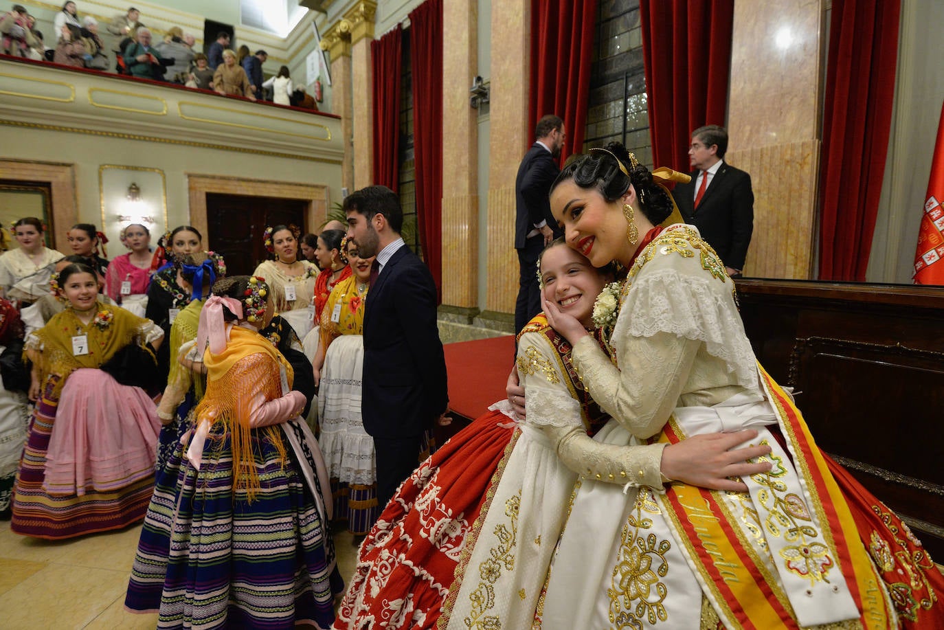 La recepción en el Ayuntamiento a las candidatas a Reina de la Huerta, en imágenes