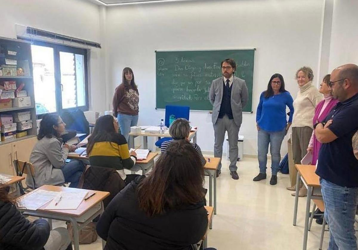 María Ángeles Rodríguez Prats, tercera por la derecha, en una imagen de archivo.