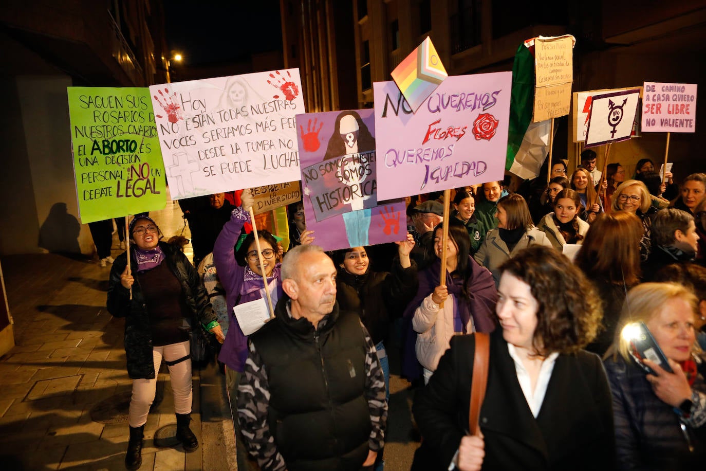 Manifestación en Lorca por el 8M, en imágenes