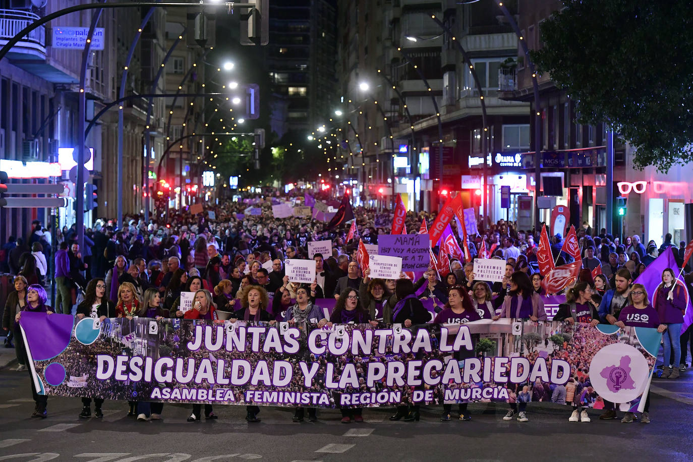 La manifestación del 8M en Murcia, en imágenes