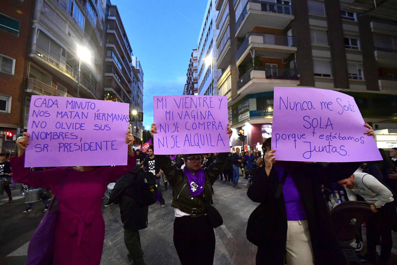 La manifestación del 8M en Murcia, en imágenes