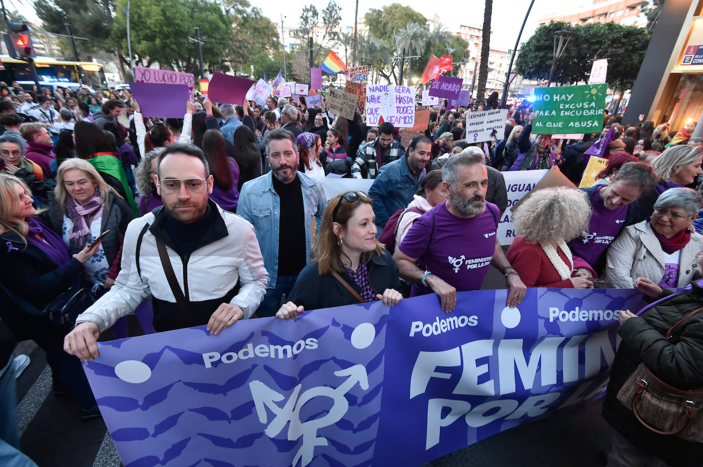 La manifestación del 8M en Murcia, en imágenes