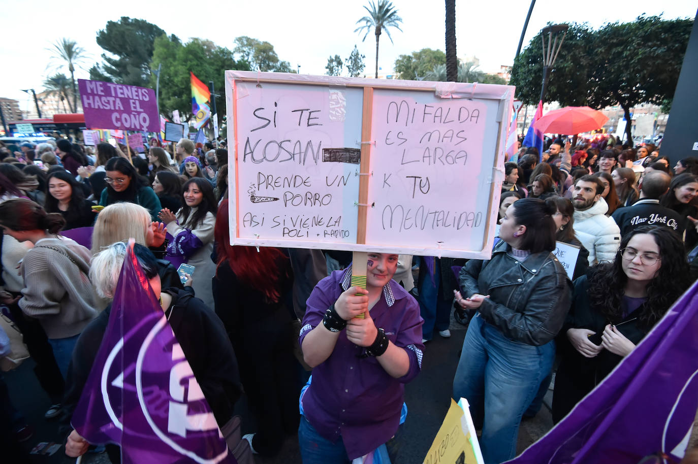 La manifestación del 8M en Murcia, en imágenes