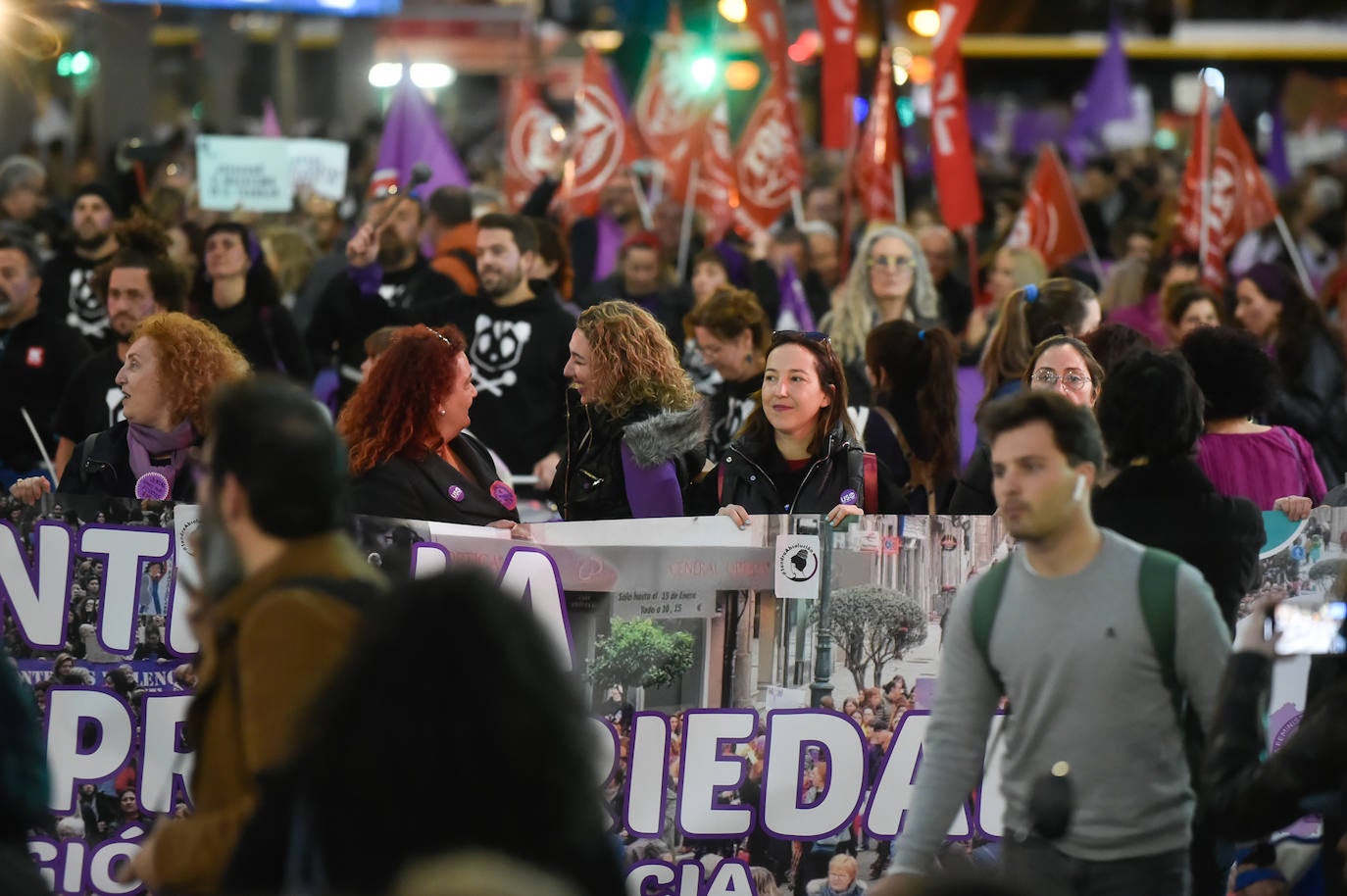 La manifestación del 8M en Murcia, en imágenes