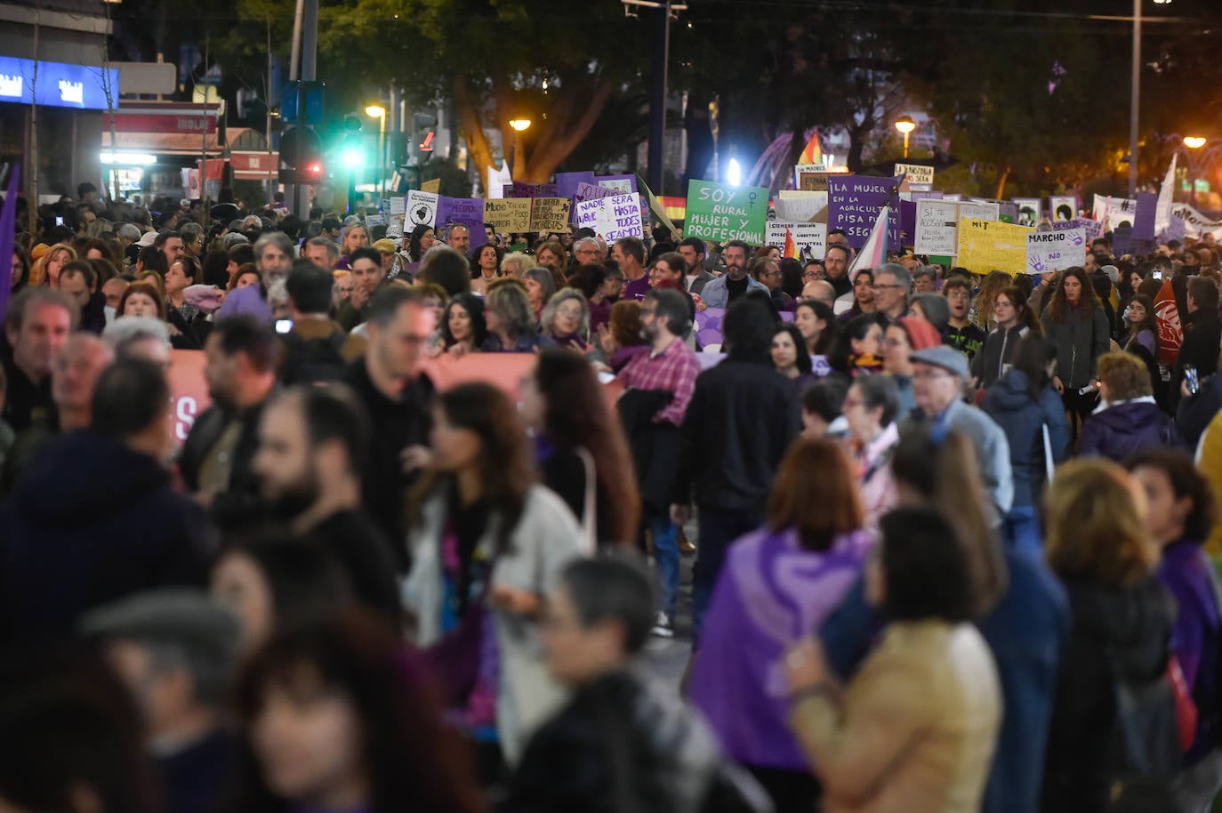 La manifestación del 8M en Murcia, en imágenes