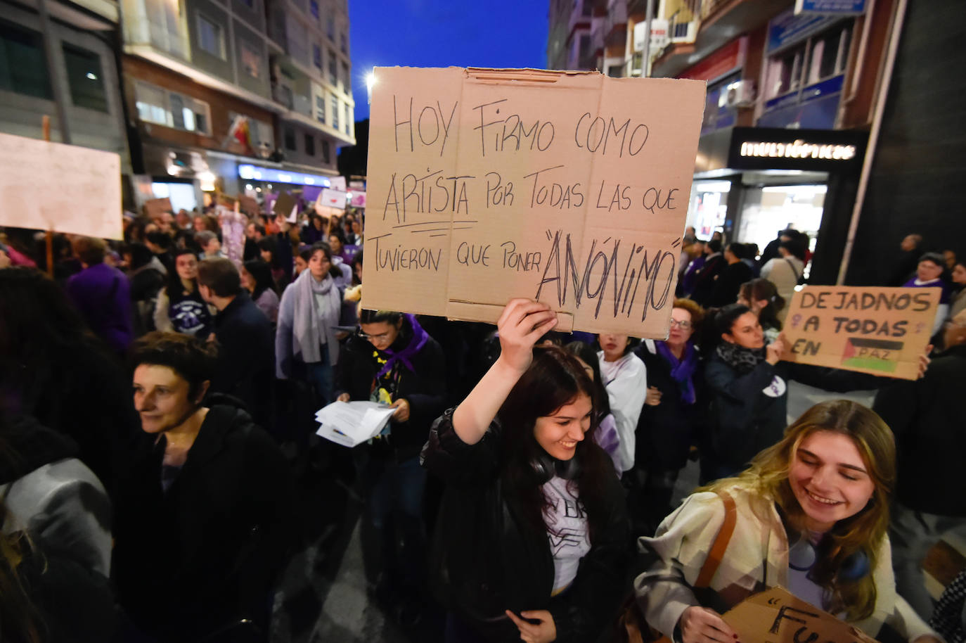 La manifestación del 8M en Murcia, en imágenes