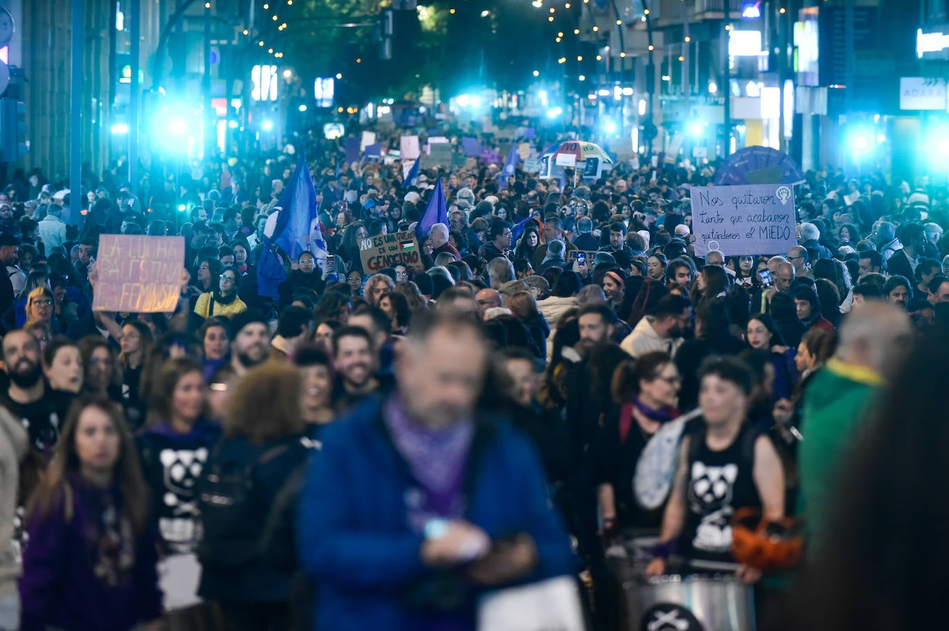 La manifestación del 8M en Murcia, en imágenes