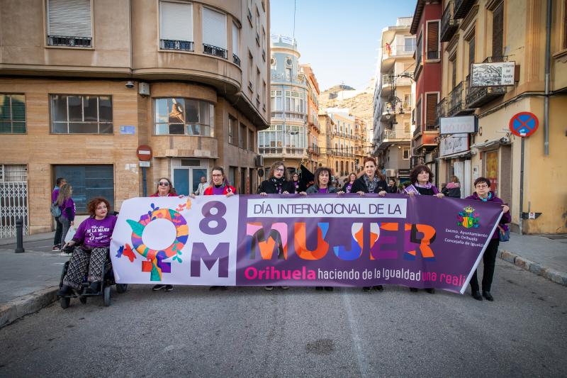 Las imágenes de la marcha del 8-M en Orihuela