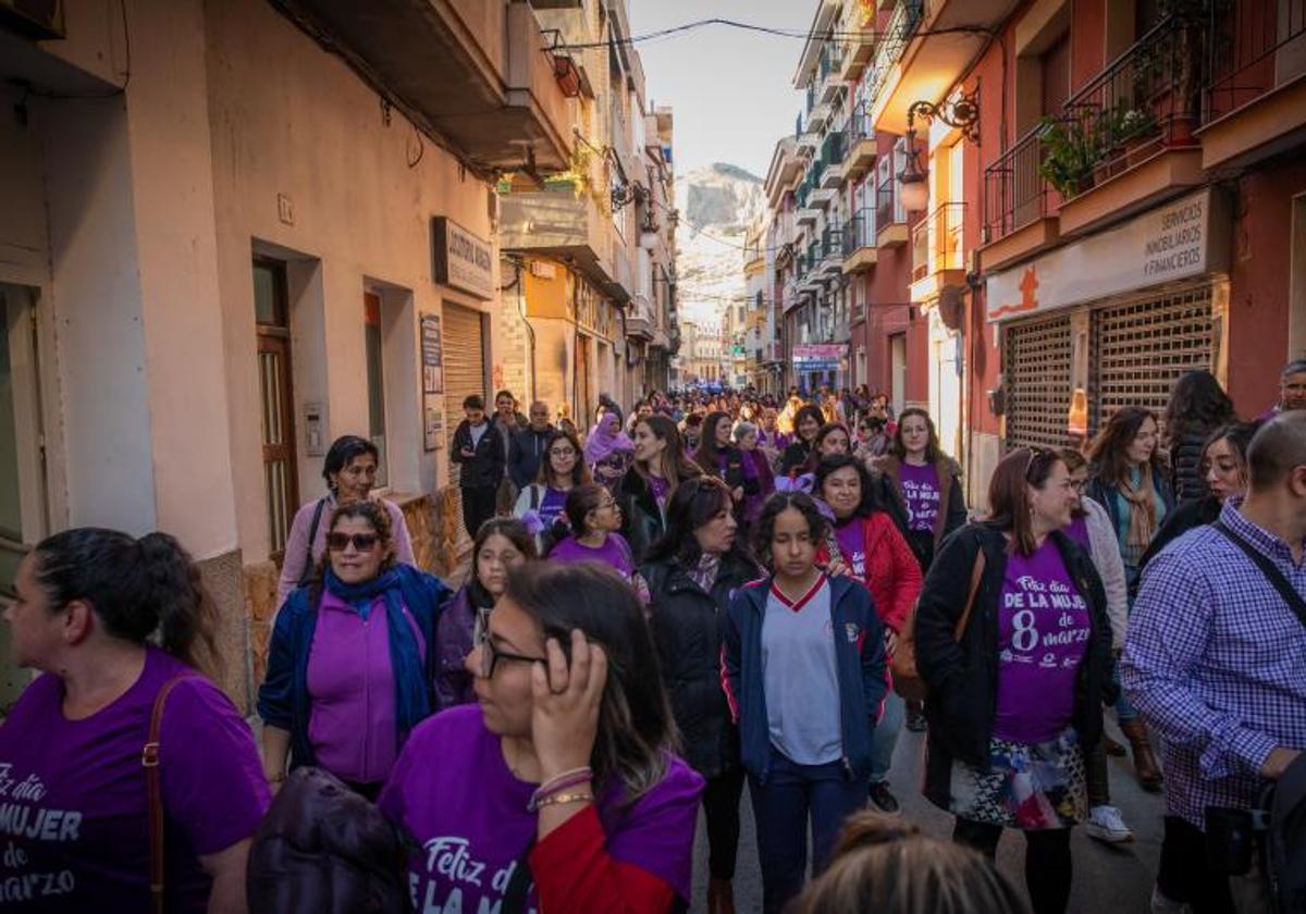 Las imágenes de la marcha del 8-M en Orihuela