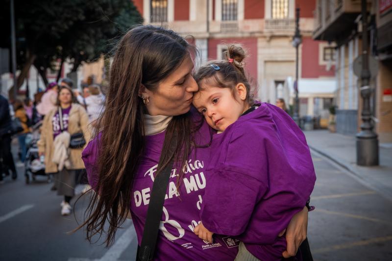 Las imágenes de la marcha del 8-M en Orihuela