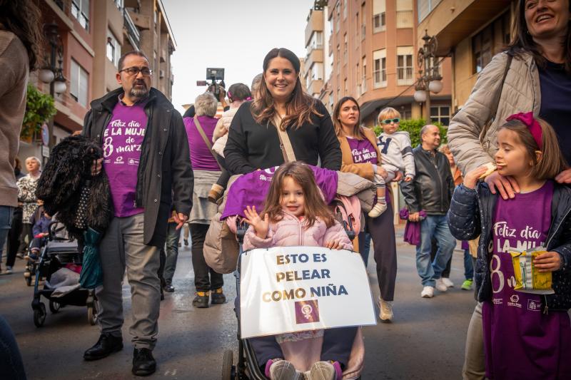 Las imágenes de la marcha del 8-M en Orihuela