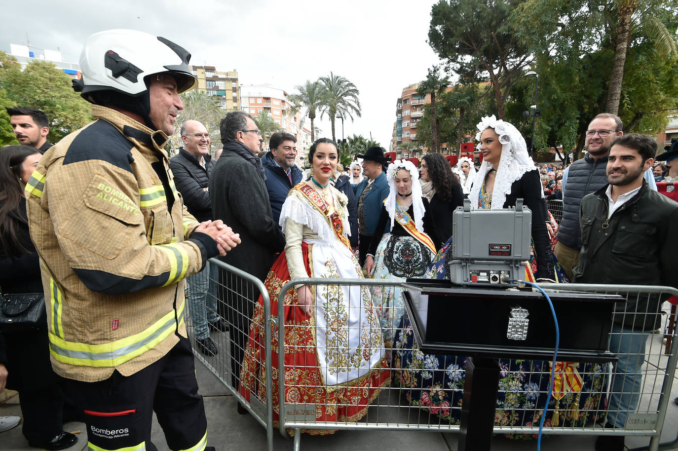 Las imágenes de la mascletá en la Circular de Murcia