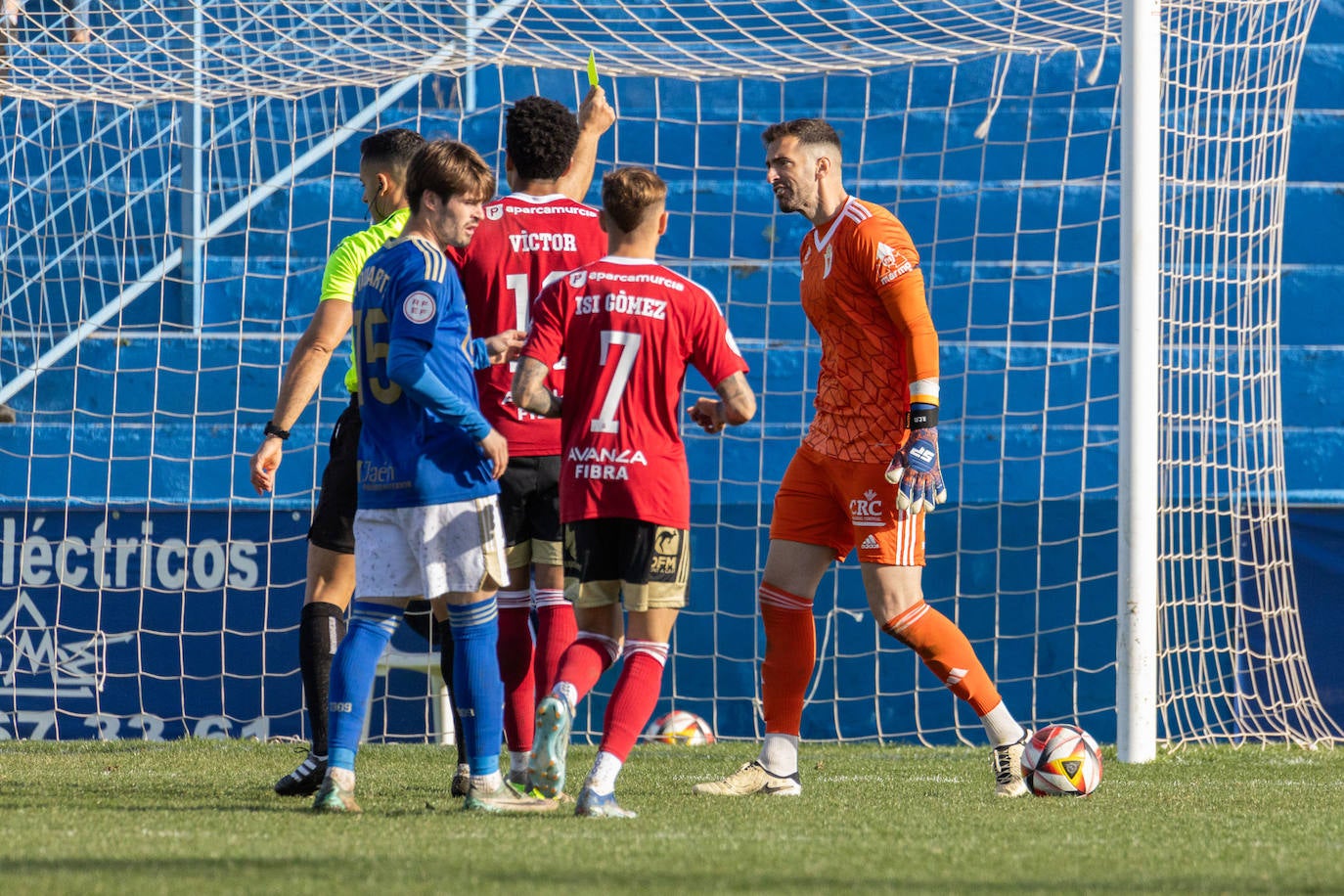 La derrota del Real Murcia frente al Linares Deportivo, en imágenes