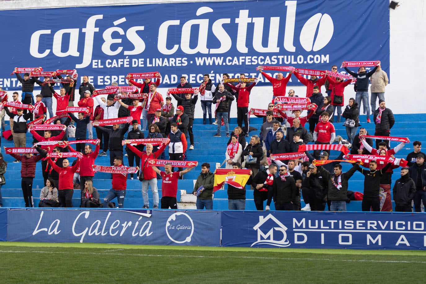 La derrota del Real Murcia frente al Linares Deportivo, en imágenes