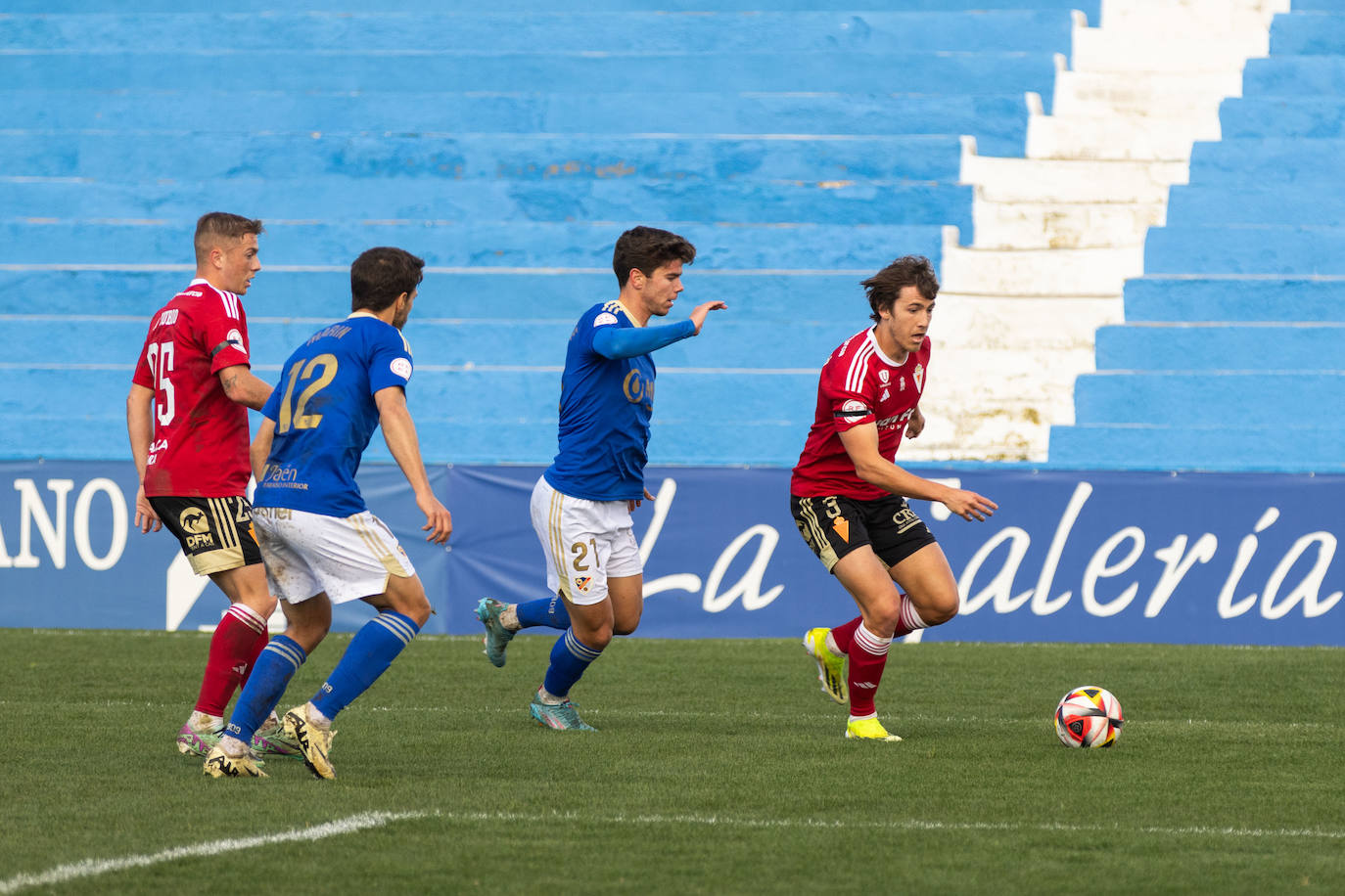 La derrota del Real Murcia frente al Linares Deportivo, en imágenes