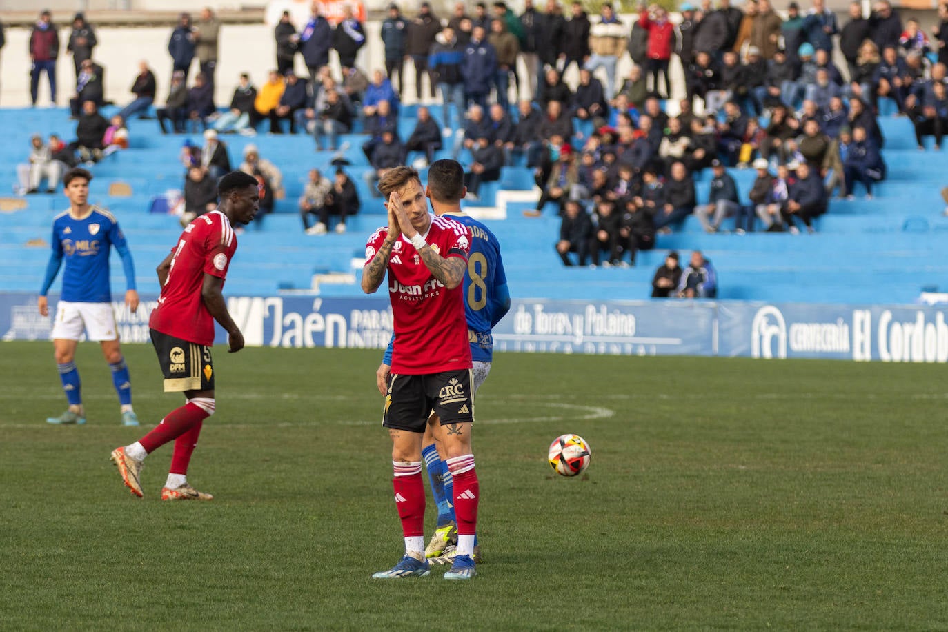 La derrota del Real Murcia frente al Linares Deportivo, en imágenes